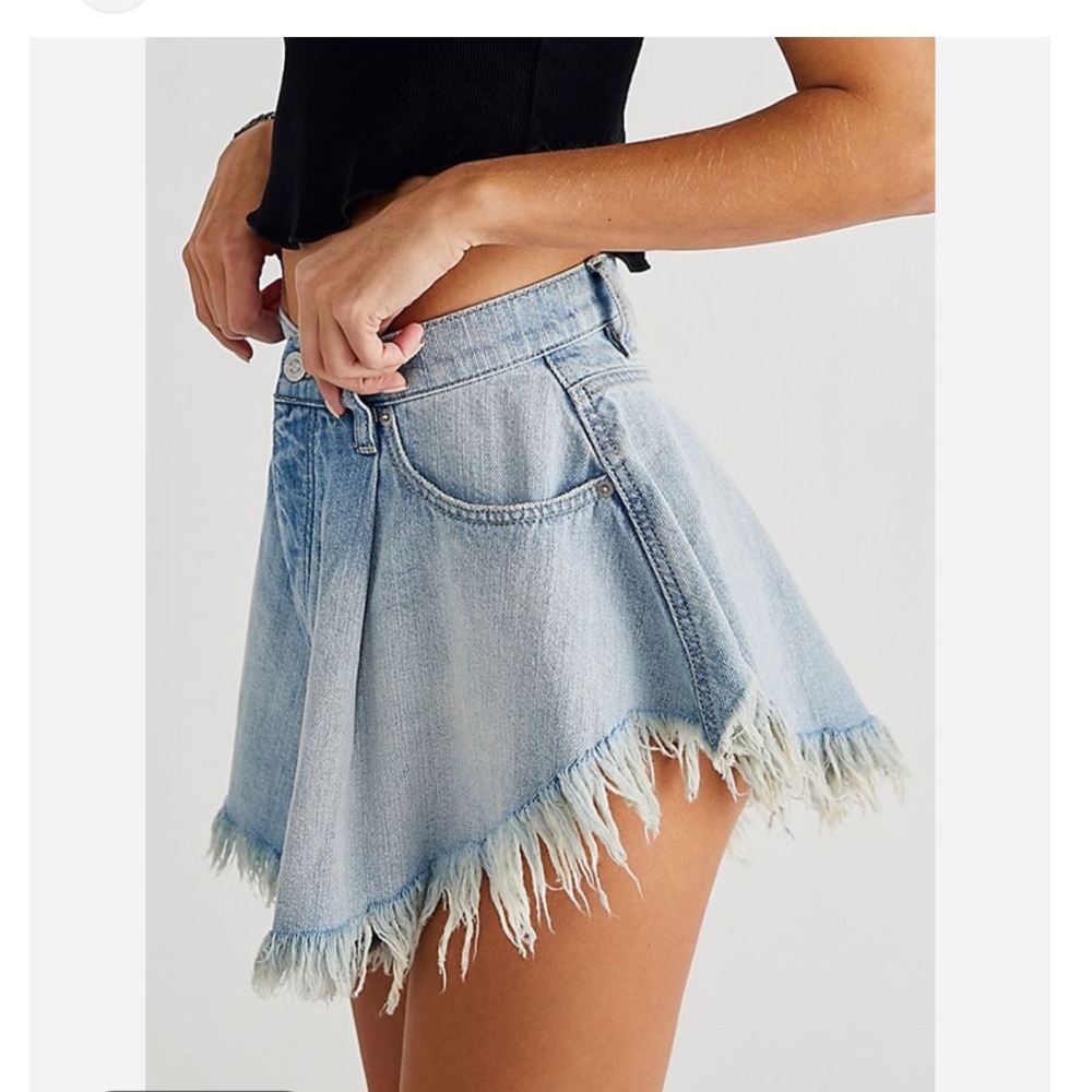 Free People Harlie Cut Off Denim Shorts Women 29 Blue Light Wash Frayed Flared
